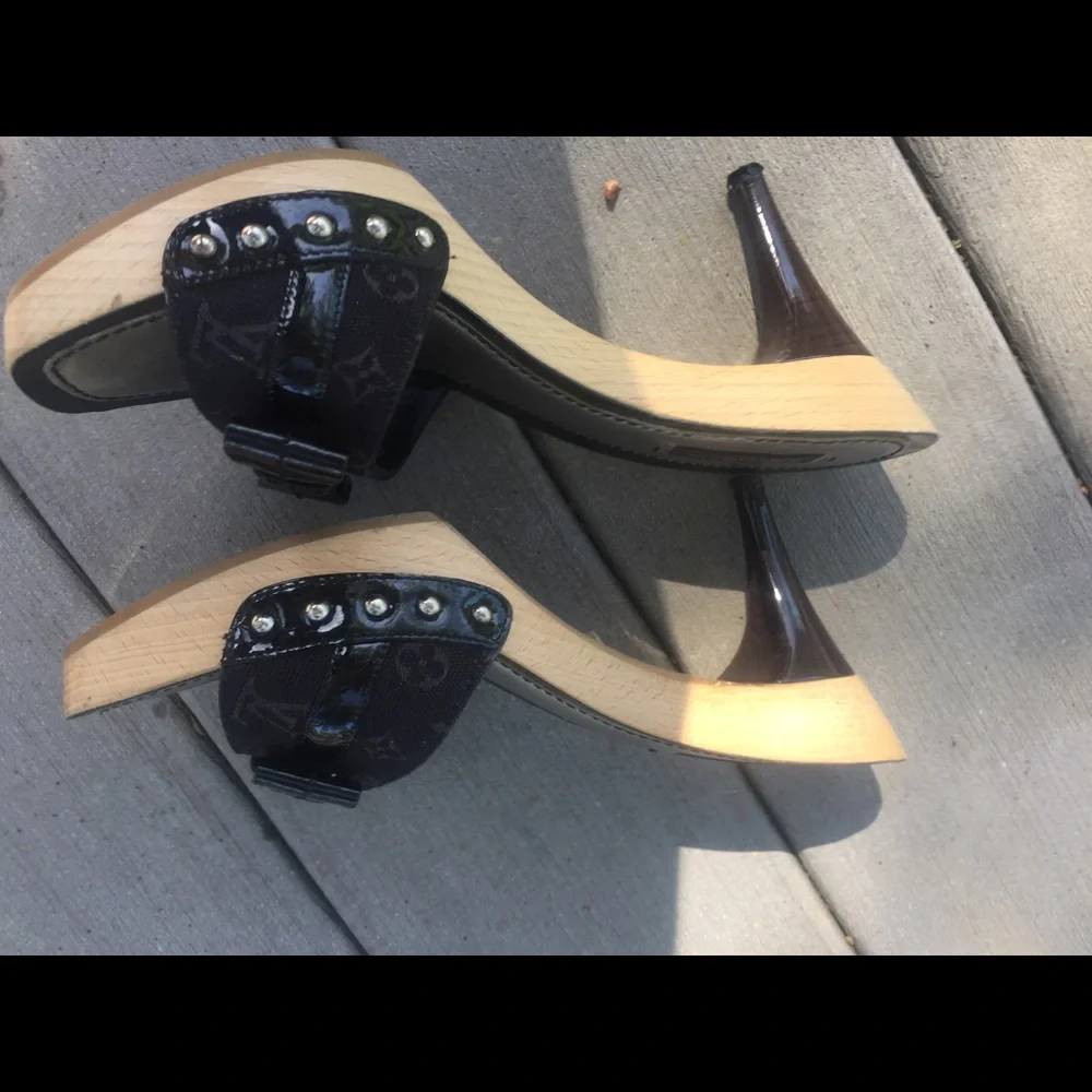 COPY - LOUIE VUITTON heeled sandal NEW CONDITION - Picture 2 of 4
